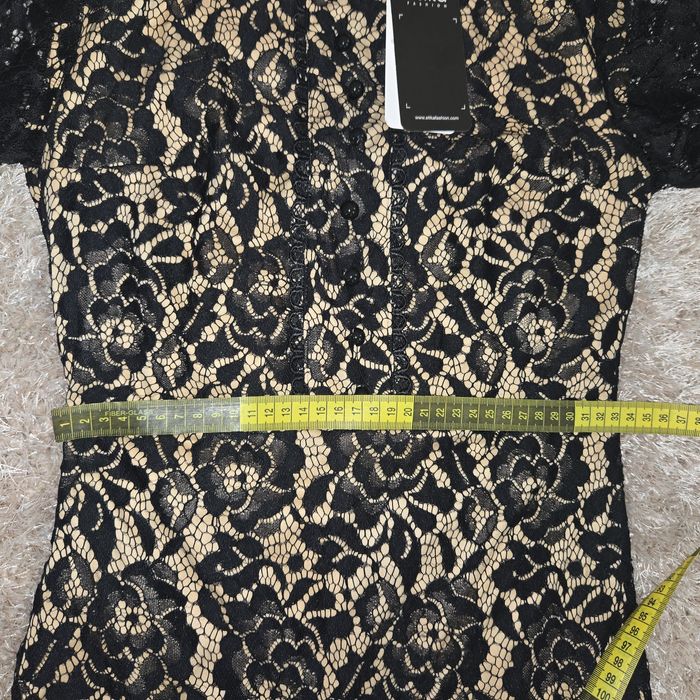 Дантелена рокля размер 38