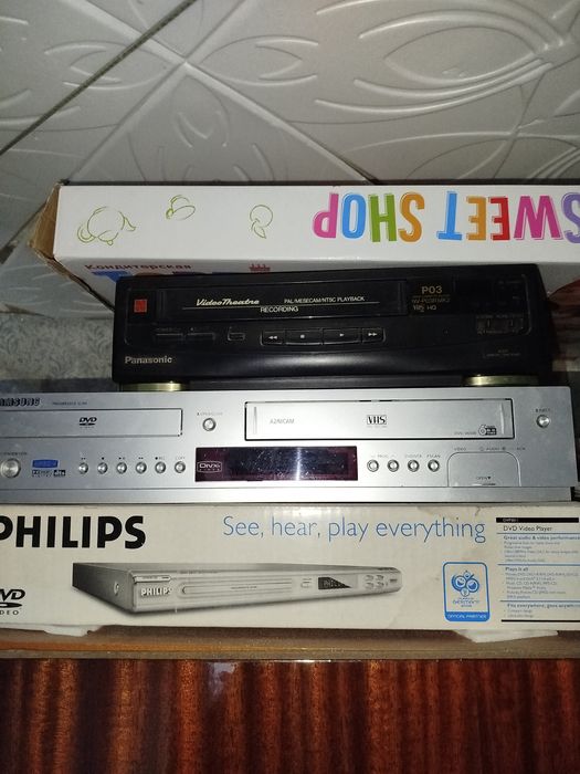 Продаётся в видеомагнитофон с видеокассетами