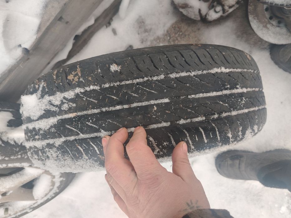 Продам диски с резиной на 14 на ваз