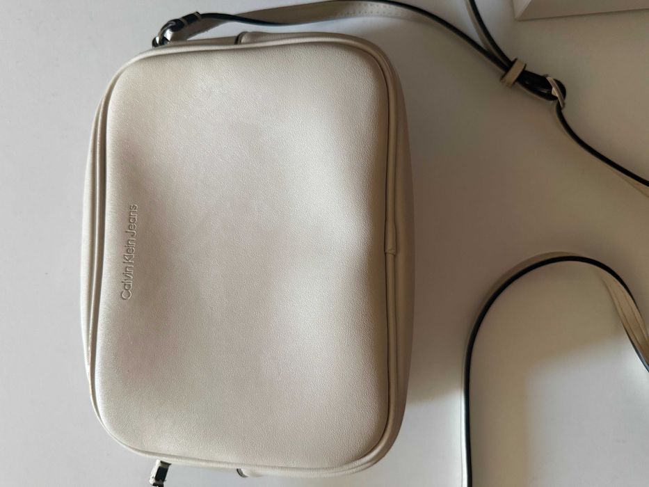 Calvin Klein Jeans дамска чанта / крос-боди