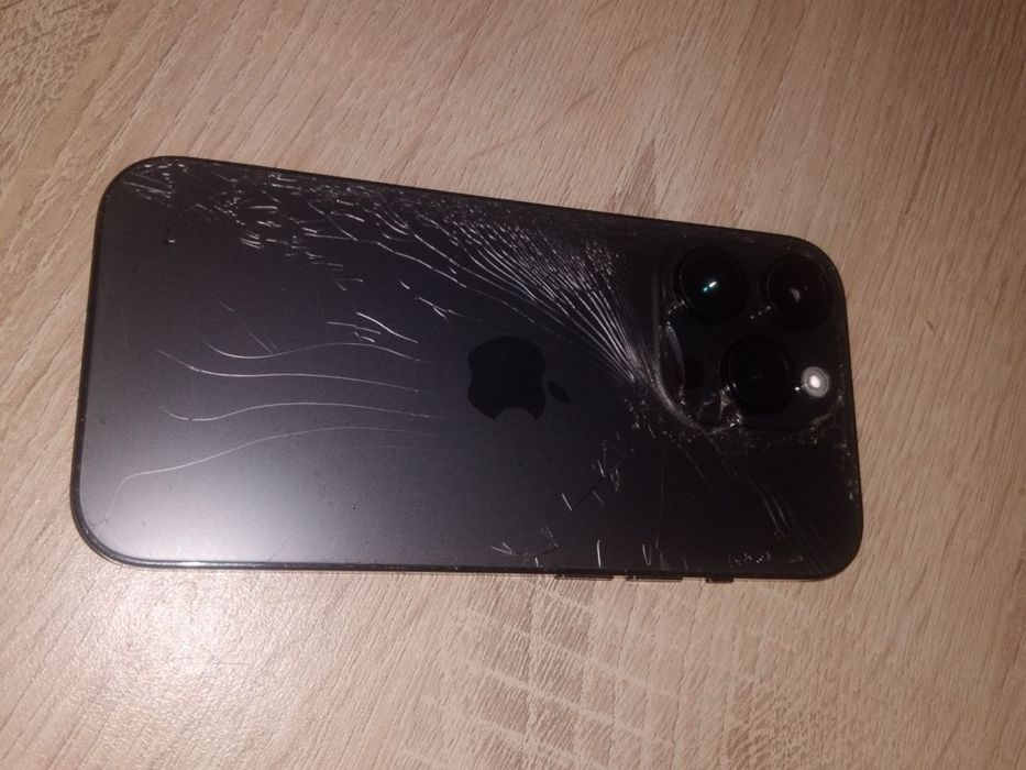 Продам обменяю айфон 14 про