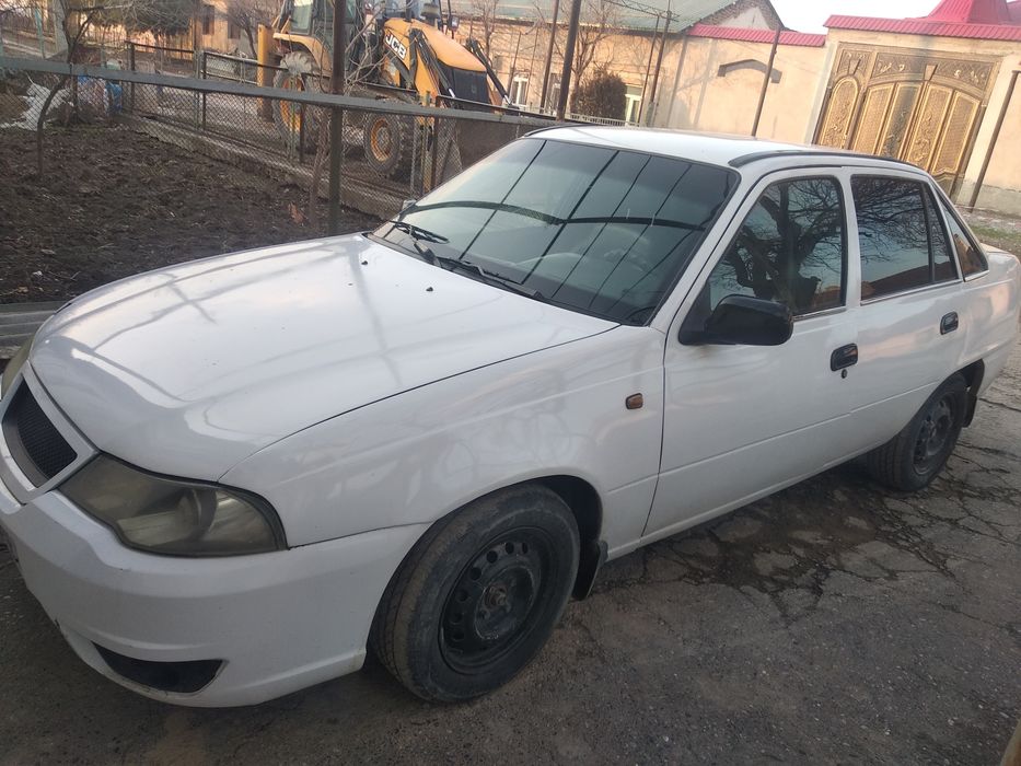 Nexia 2  sotiladi srochna