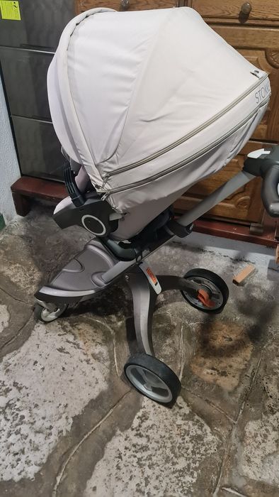 Бебешка количка Stokke