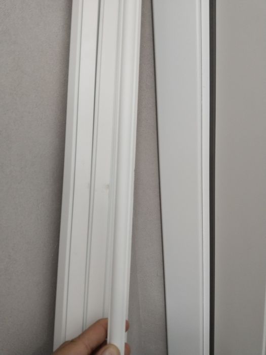 Продам молдинги стеновые новые