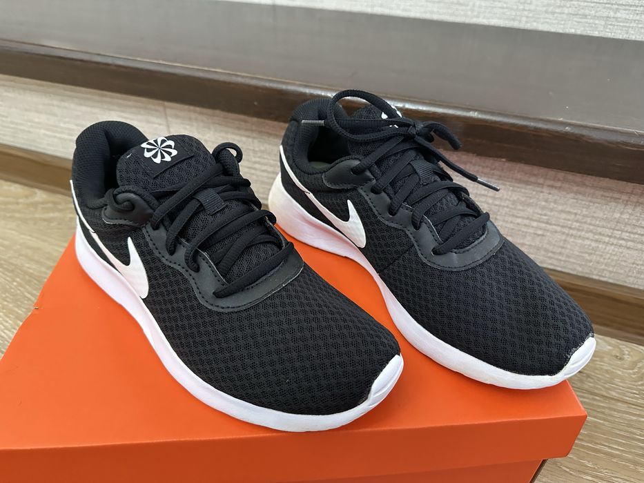 Sneakers Nike Tanjun – mărimea 40.5