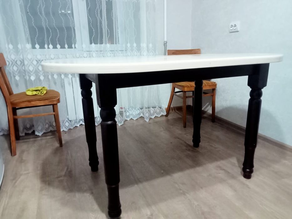 Стол кухонный б/у