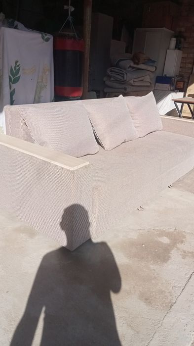 Диван продам продам