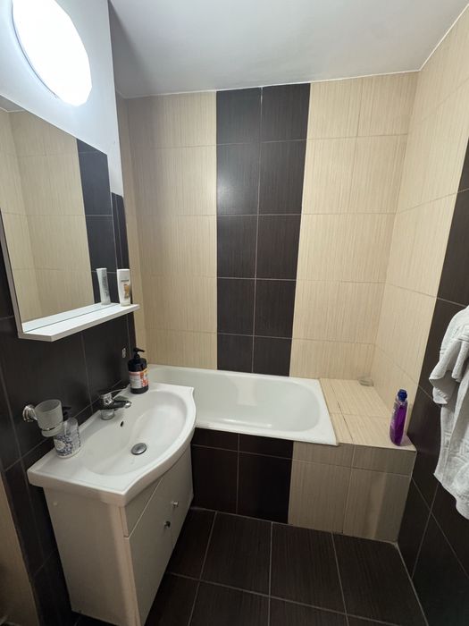 Apartament 2 camere decomandat, etaj 1,mobilat și utilat, zona Decebal