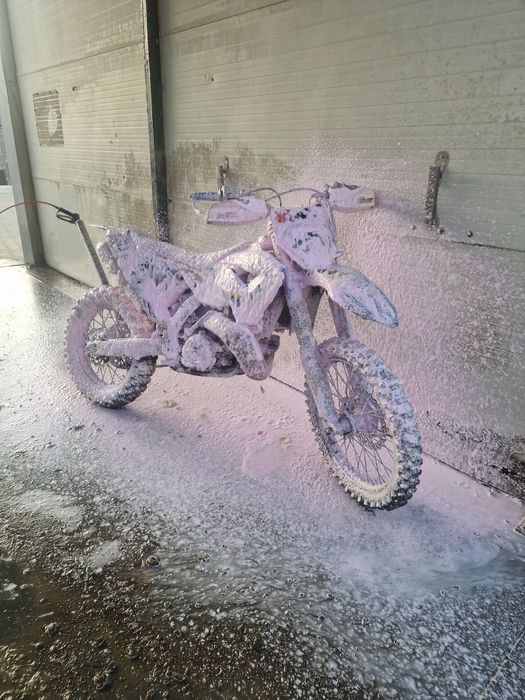 Vând/schimb   cu  moto de stradă husaberg(ktm) 300 2t cu act