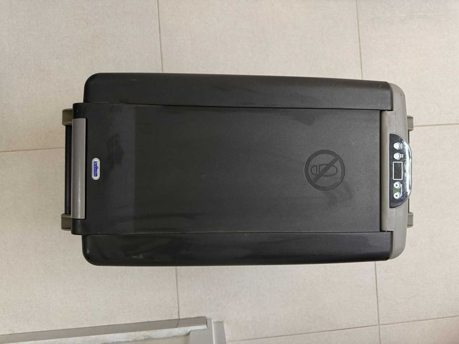 Преносима хладилна чанта 10° до -18° Isotherm Travel Box 40 л 12/24V