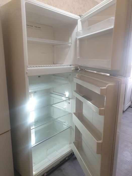 Холодильник "LG" сотилади.