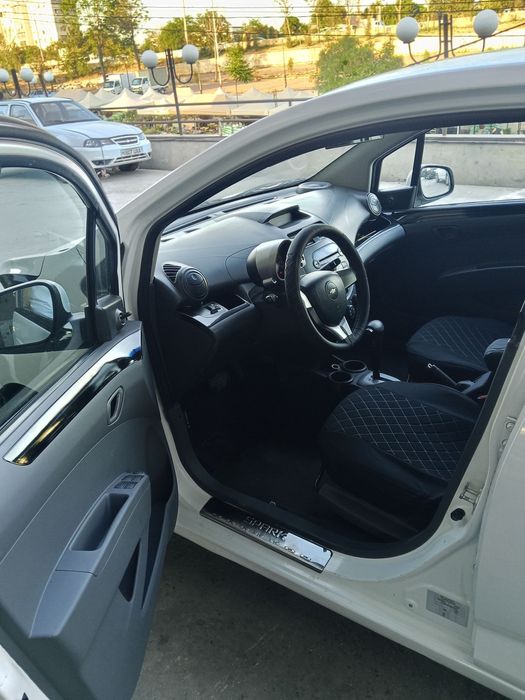 Продантся Spark 2011 год