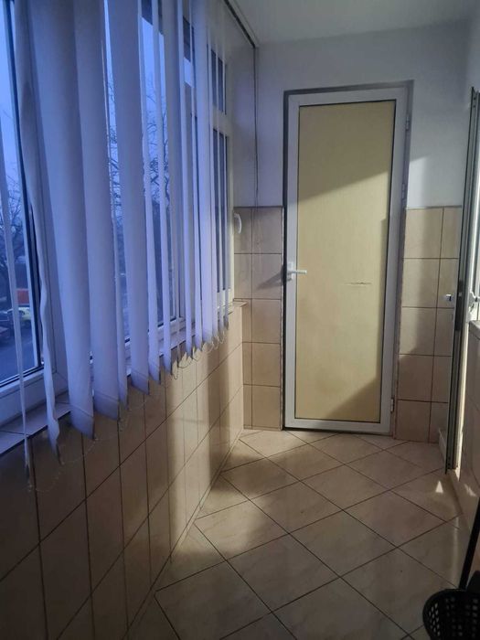 inchiriez apartament 3 camere, decomandat, 70mp, zona Nicolina 2