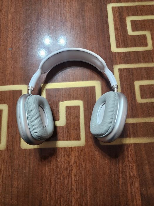 Naushnik P9 naushnik sotiladi bita tarapi ishlamayidi  2025