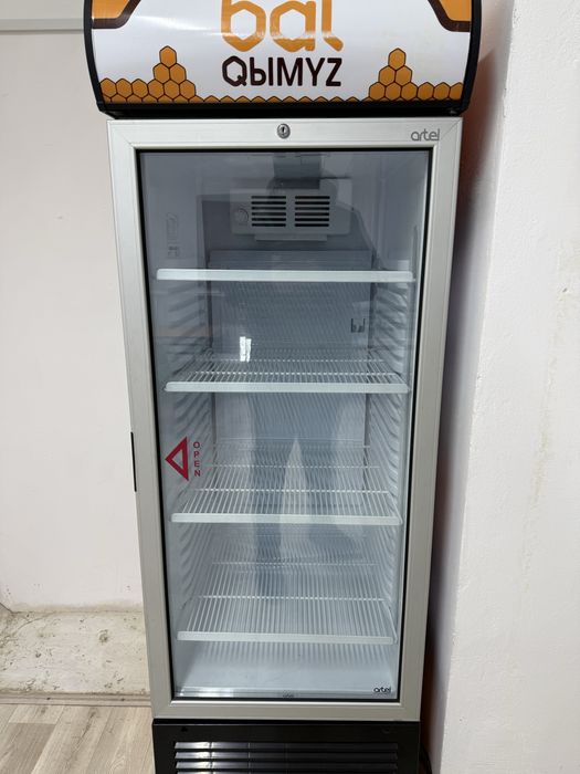 Холодильник витринный