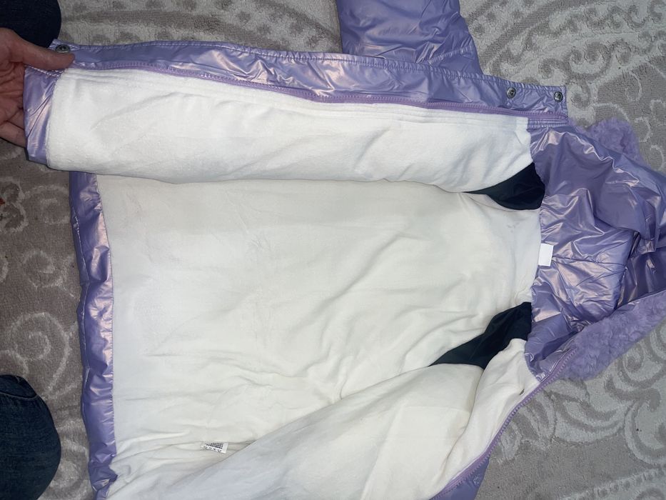 Продам новую куртку на девочку