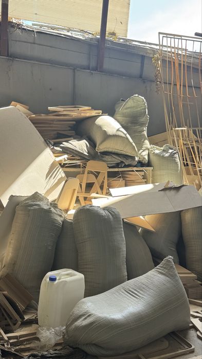 Отдам: Обрезки фанеры, опилки