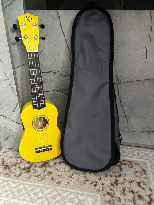 Продаю укулелеее