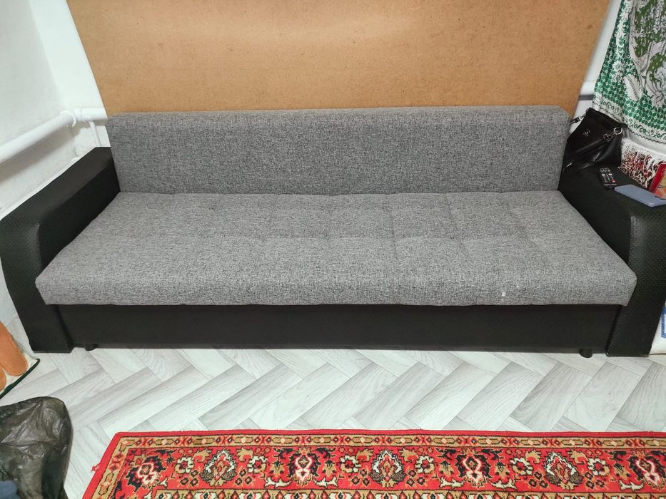 Продаётся диван с креслом и пуфиком,срочно