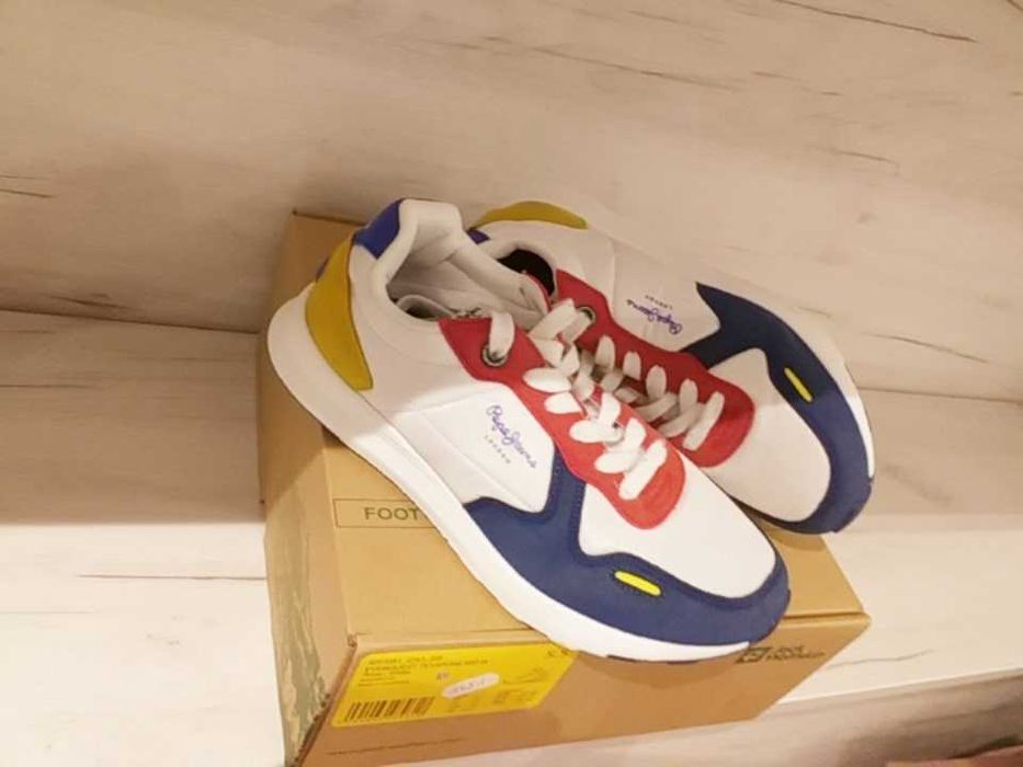 Детски оригинални маратонки на размер 39 цена 80лв.