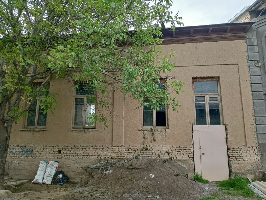 Uchastka sotiladi 3.5 sotih nazarbek harakat mahalada