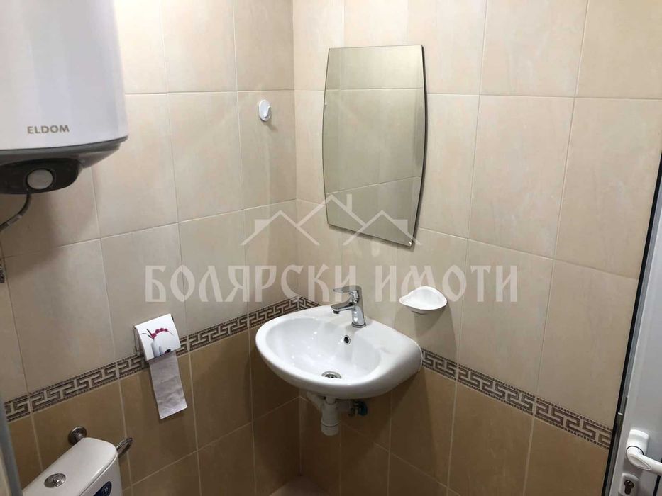 Дава се под наем Двустаен апартамент в Велико Търново, Център - 55 кв.м за 306 € - Снимка #8