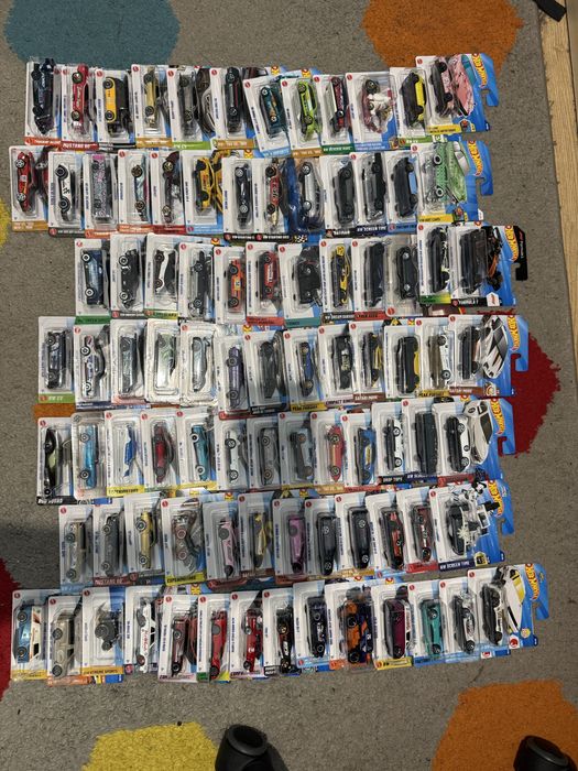 88 Колички HotWheels