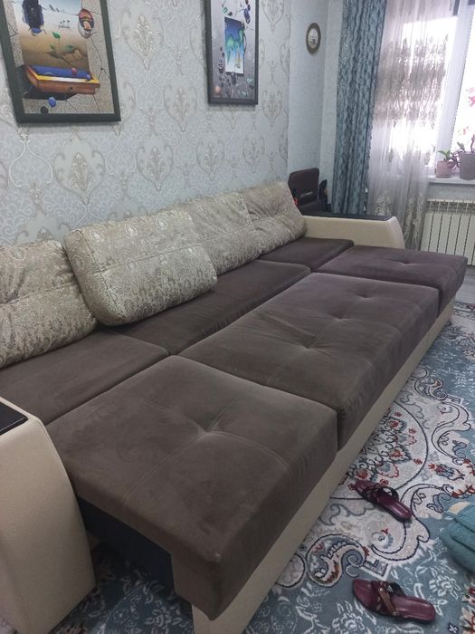 Продам диван в очень хорошим состоянии