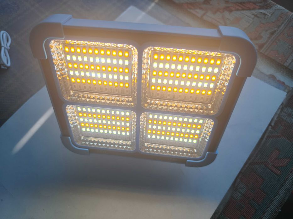 Proiector led cu panou solar 100 W