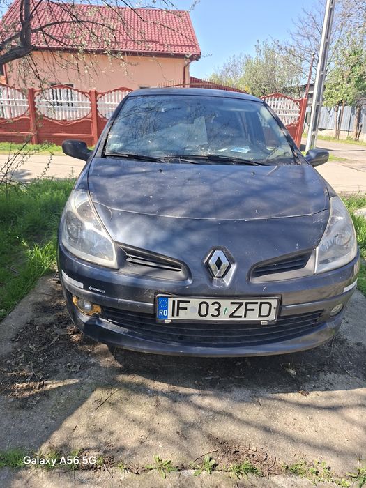 Clio 3 din 2006 la 1200 euro