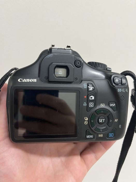 Canon 1100d продам