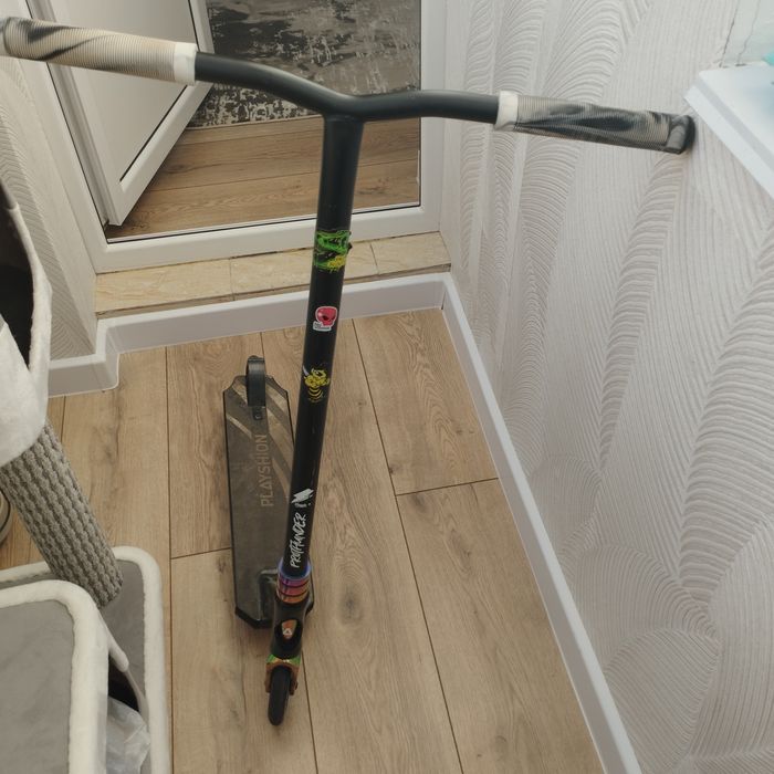 Срочно Продам профессиональный трюковой самокат