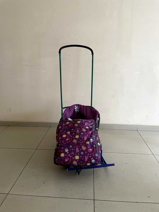 Шейна с колела, дръжка и два термочувала