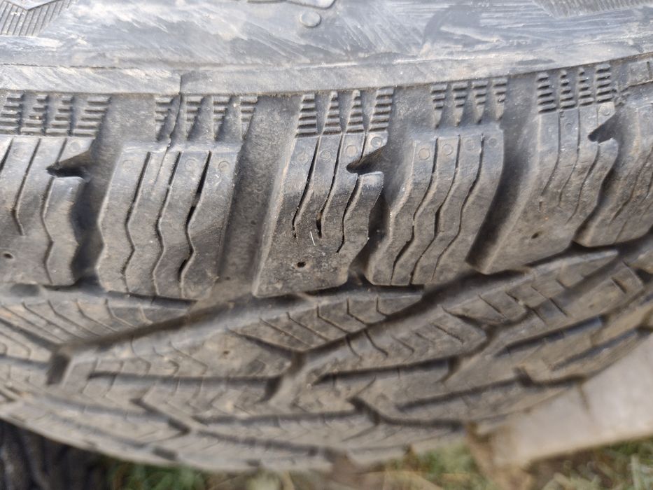 Продавам 15 цола джанти със зимни гуми Kormoran 5х112 за Мерцедес