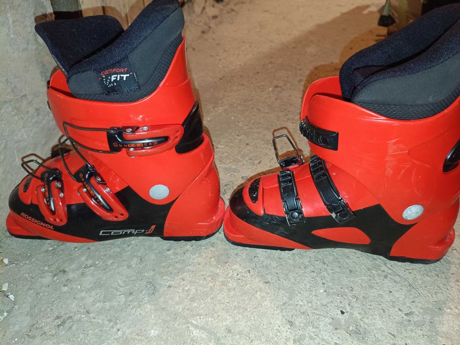 Продавам детски ски обувки ski