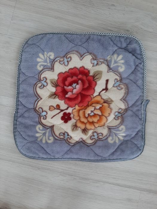 Продам стол с 4-ми табуретками