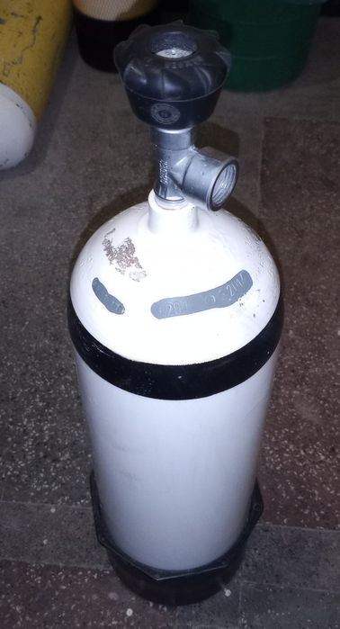 Продавам желязна бутилка - 1 брой - 5L - 200 BAR - АТМОСФЕРИ работно налягане