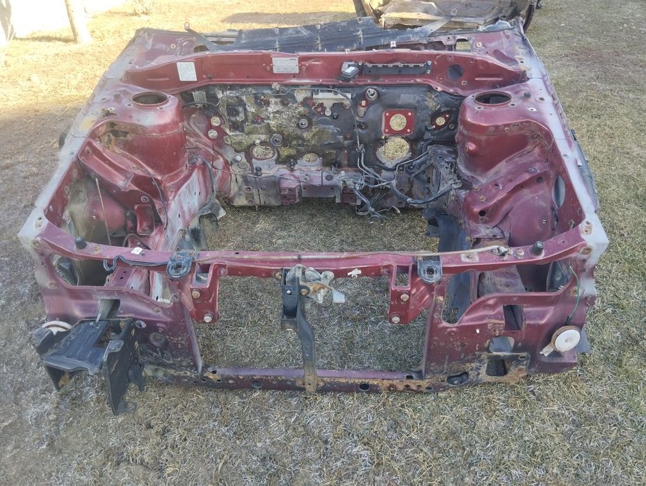 Запчасти продам на Мазда