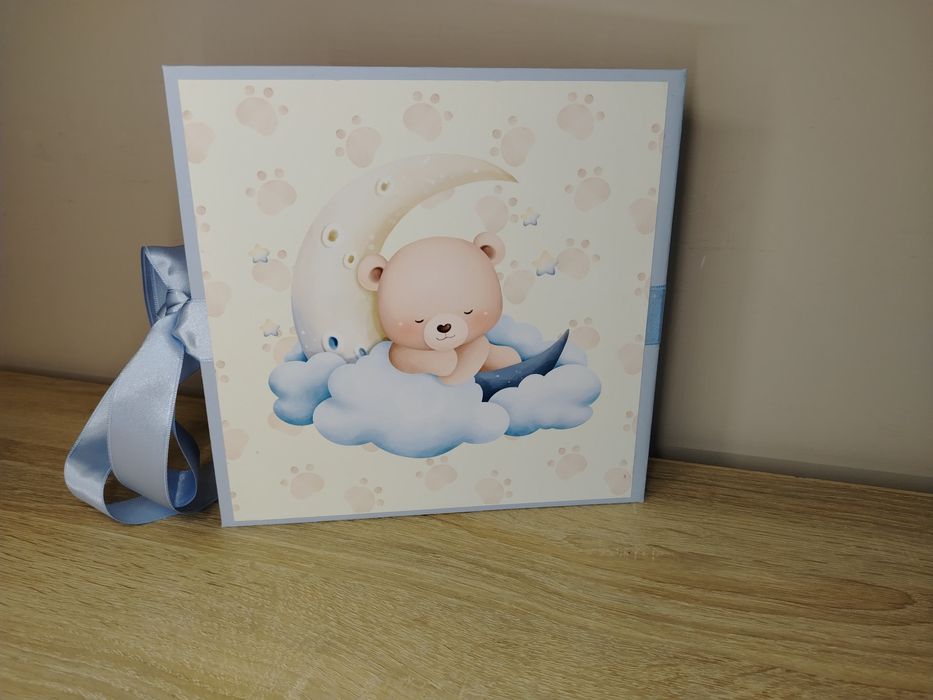 Бебешки албум за момиче и момче и Бебешки дневник подарък за погача