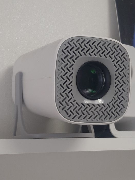 Проектор с двумя джойстиками