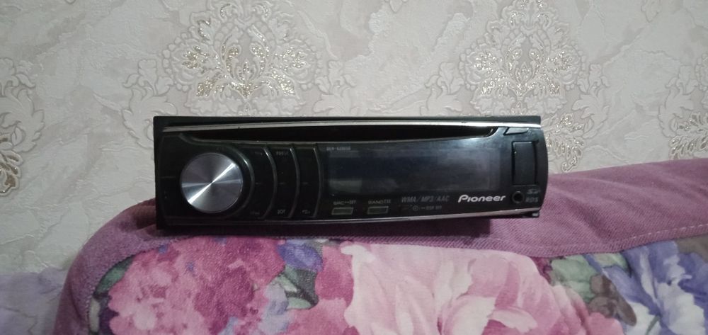Продам автомагнитола пионер оригинал