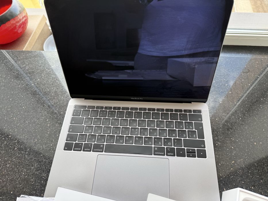 Продам, macbook pro 13 (2017) core i5 grey