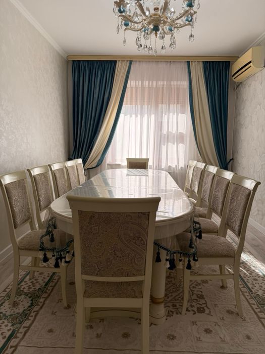 Стол 12 стульями