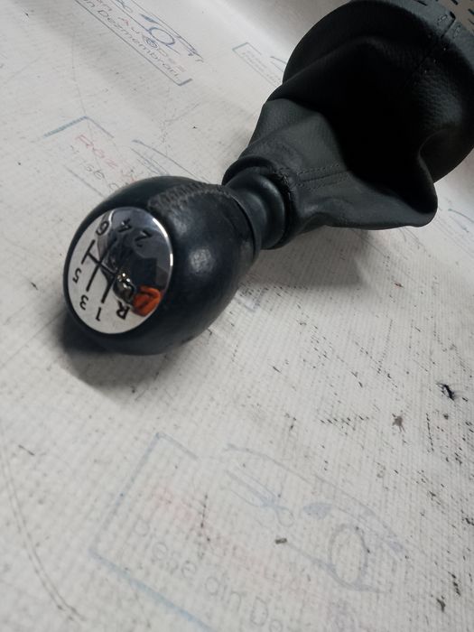 nuca schimbator 6+1 trepte  dacia duster 2013