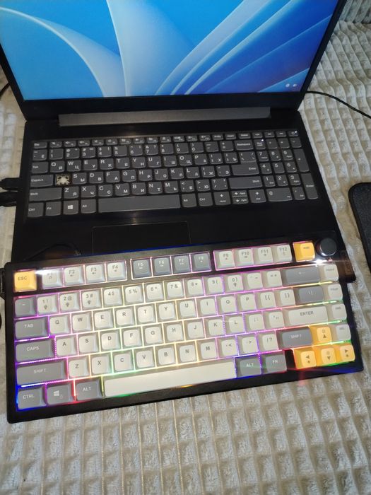 Продам ноутбук Lenovo отс