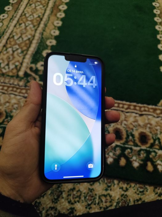 Продам Айфон 13 на 128 Гб.