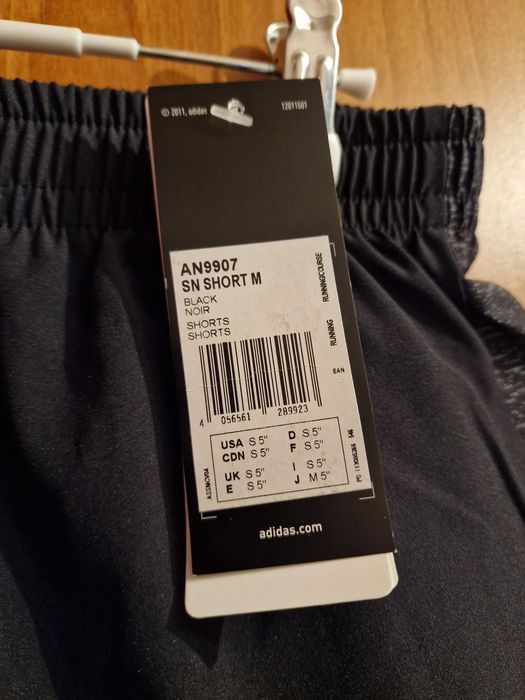Short Adidas NOI cu eticheta