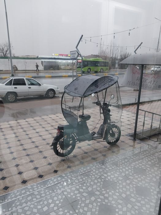 Электро скутер + бонусига ёмгирда ёришга ёпинчиги кушиб берилади  400$