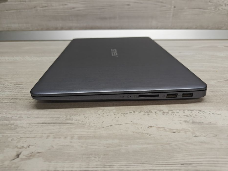 Laptop Asus Vivobook i7-8550U