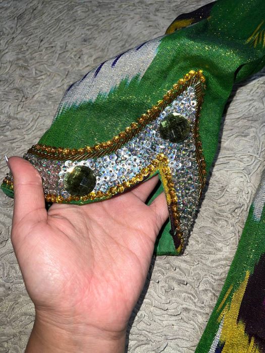 Продается навионалные платье чапаны для невесты